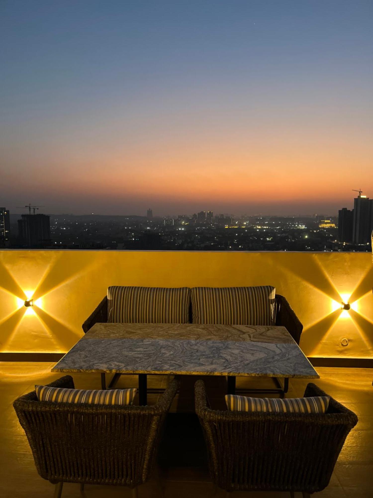 Rhythm Gurugram Hotel & Suites, Sohna Road Gurgaon Ngoại thất bức ảnh