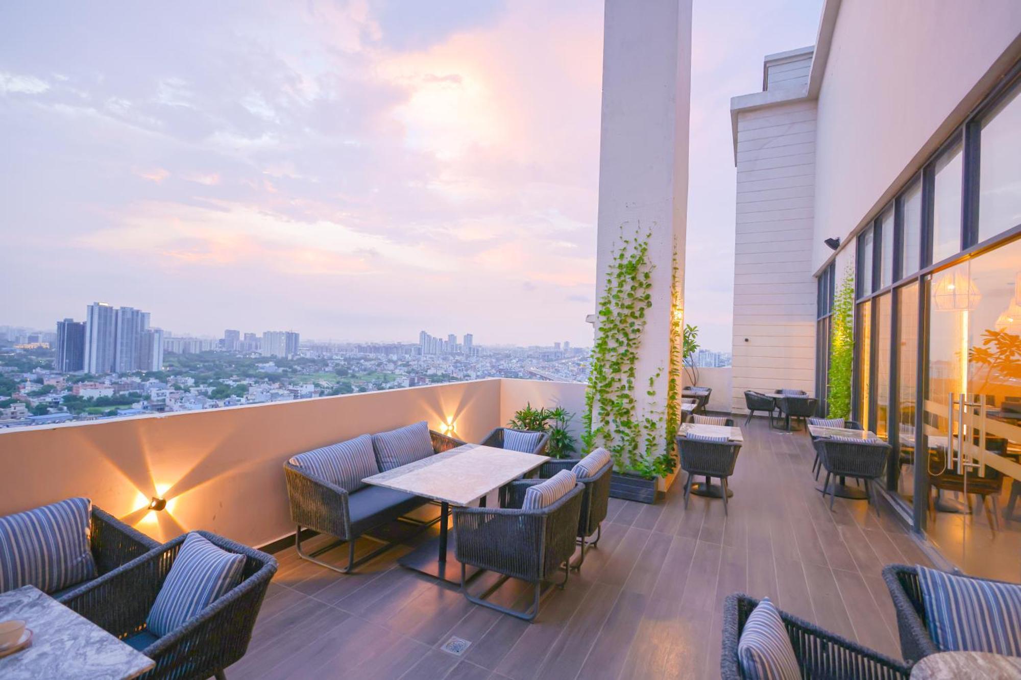 Rhythm Gurugram Hotel & Suites, Sohna Road Gurgaon Ngoại thất bức ảnh
