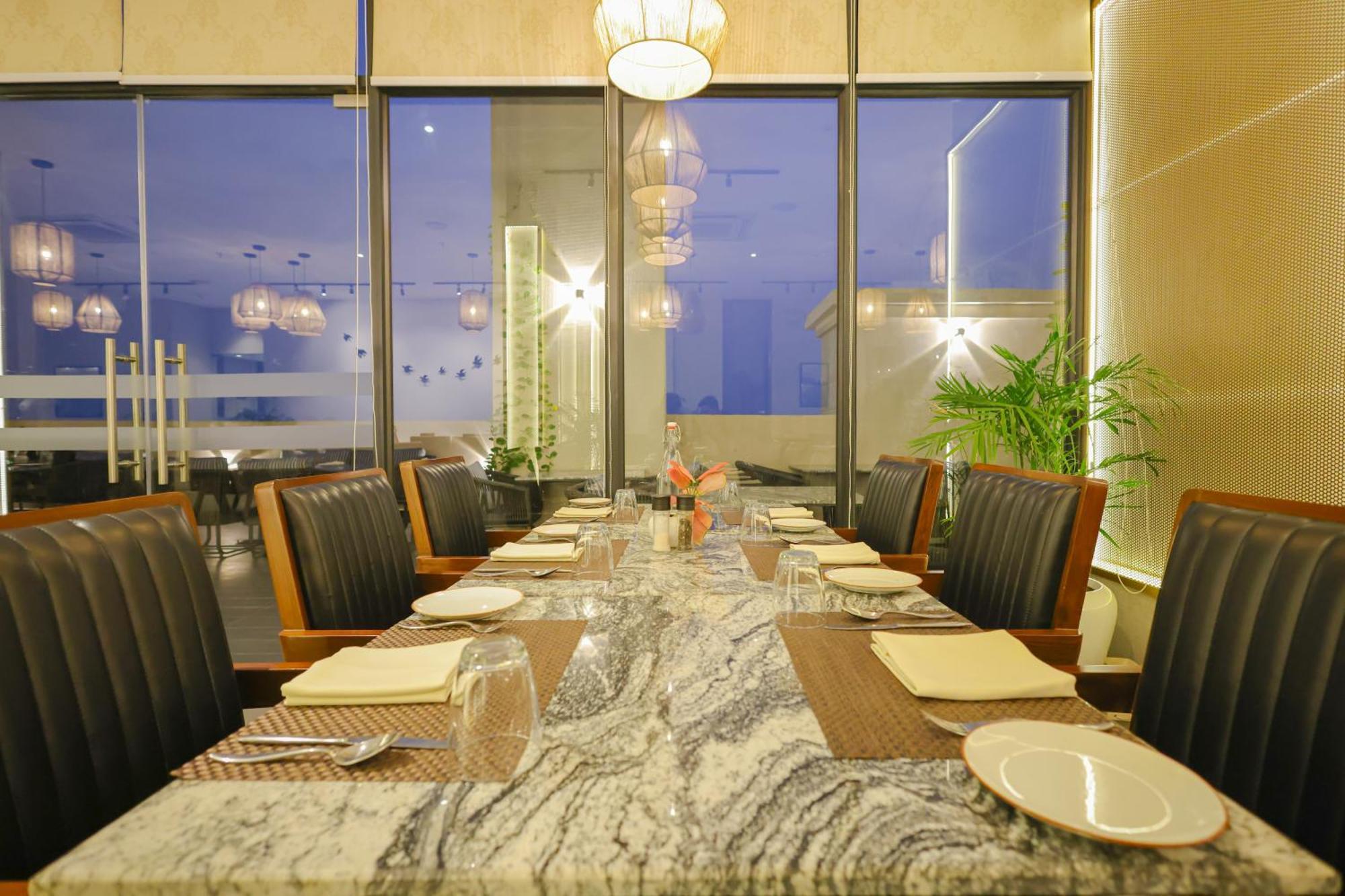 Rhythm Gurugram Hotel & Suites, Sohna Road Gurgaon Ngoại thất bức ảnh
