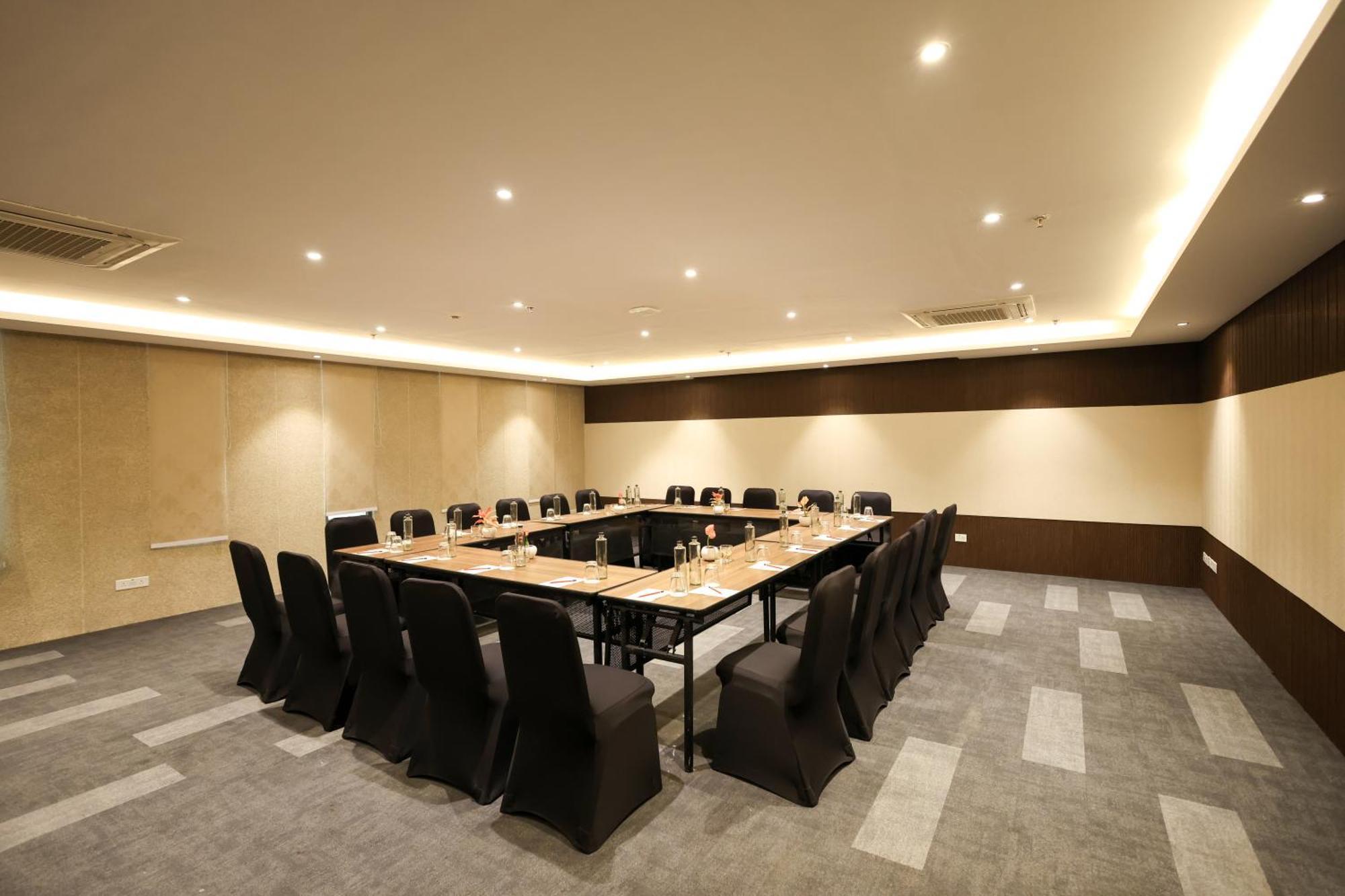 Rhythm Gurugram Hotel & Suites, Sohna Road Gurgaon Ngoại thất bức ảnh