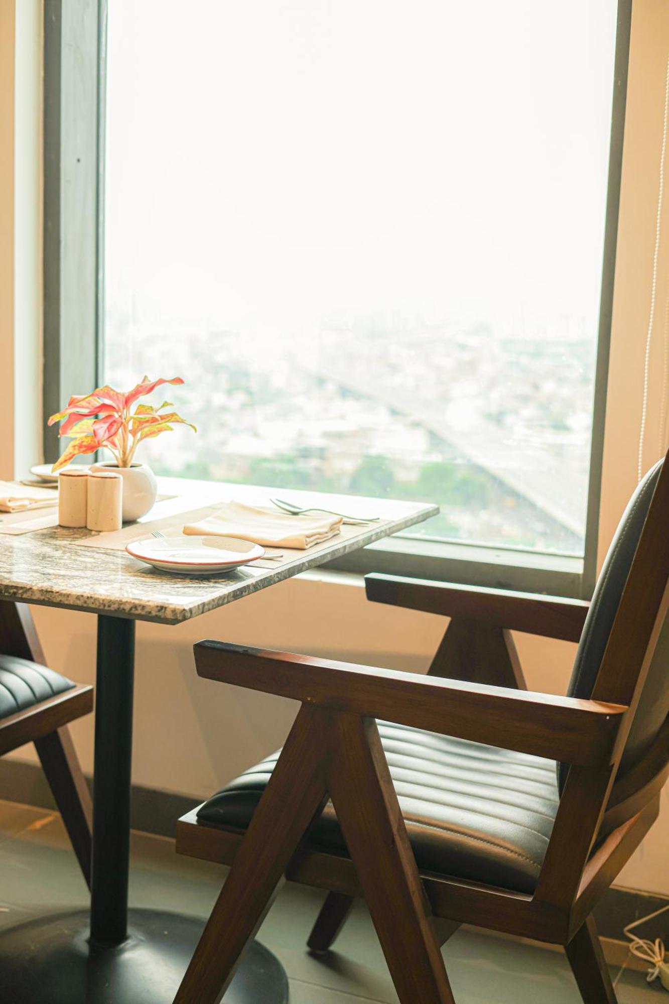Rhythm Gurugram Hotel & Suites, Sohna Road Gurgaon Ngoại thất bức ảnh