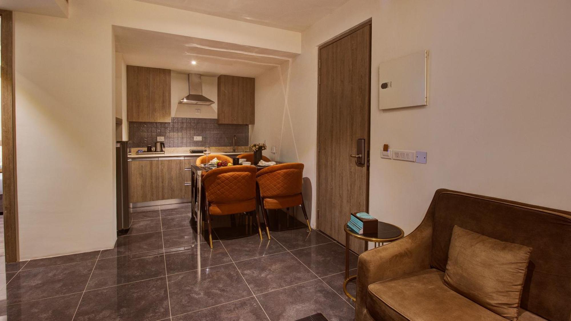 Rhythm Gurugram Hotel & Suites, Sohna Road Gurgaon Ngoại thất bức ảnh