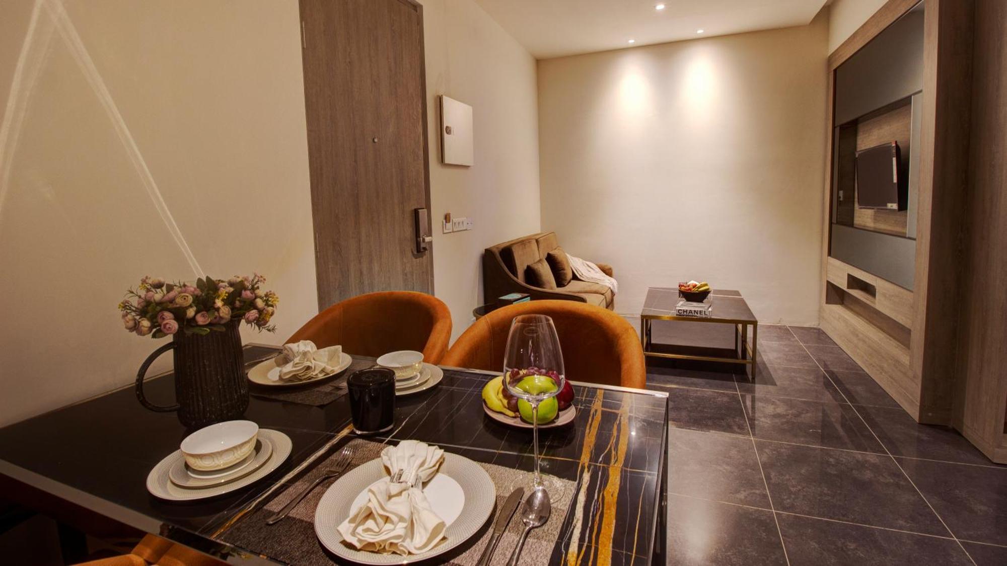 Rhythm Gurugram Hotel & Suites, Sohna Road Gurgaon Ngoại thất bức ảnh