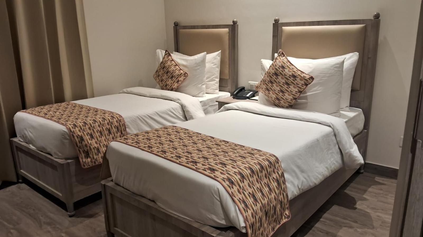 Rhythm Gurugram Hotel & Suites, Sohna Road Gurgaon Ngoại thất bức ảnh